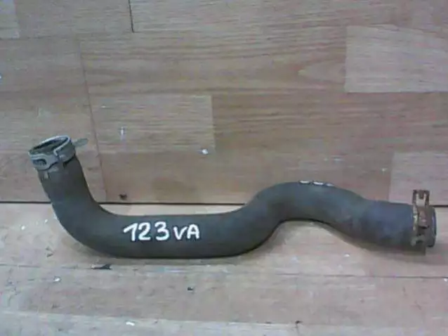 Патрубок к Peugeot 406 2000