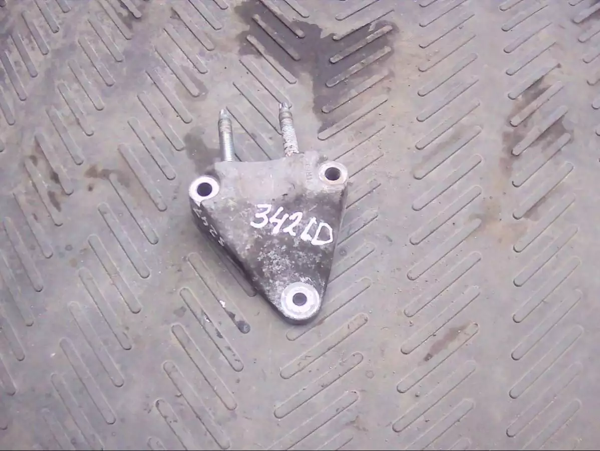 Кронштейн двигателя к Ford Mondeo 2005