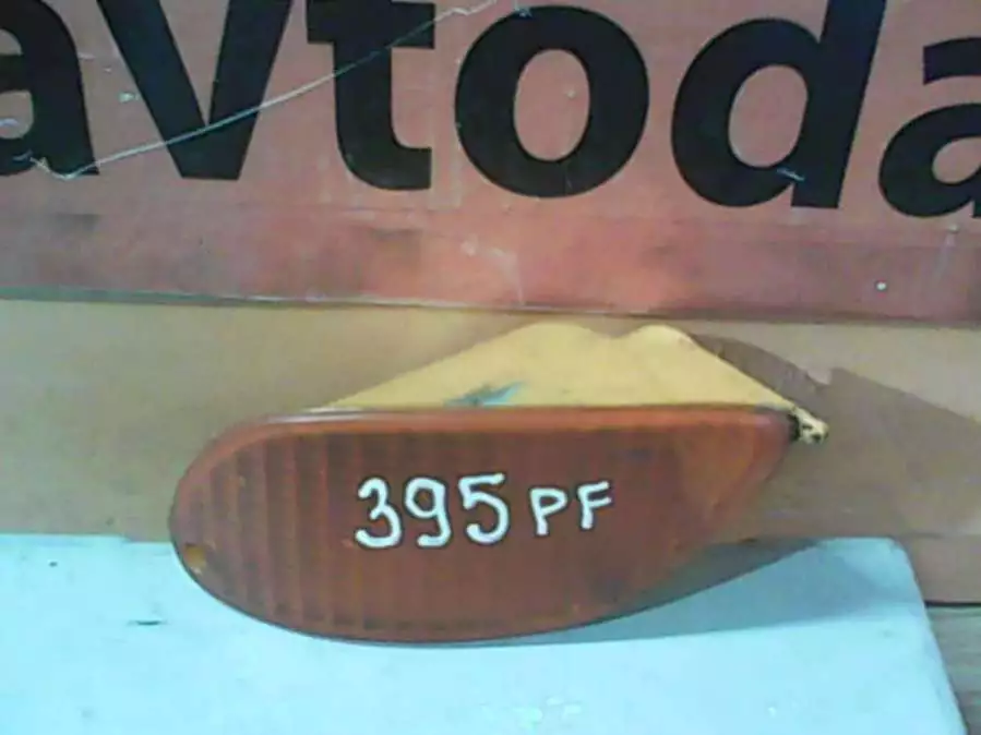 Поворотник левый к Ford Focus 2001