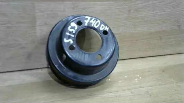 Шкив помпы к Isuzu Trooper 2001