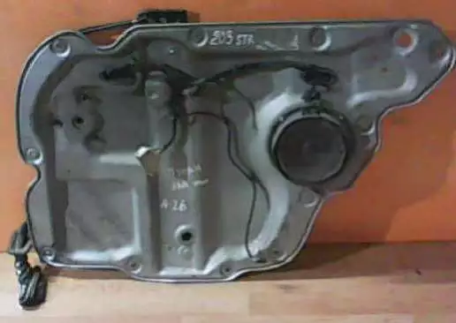 Стеклоподъемник к Volkswagen Touran 2005