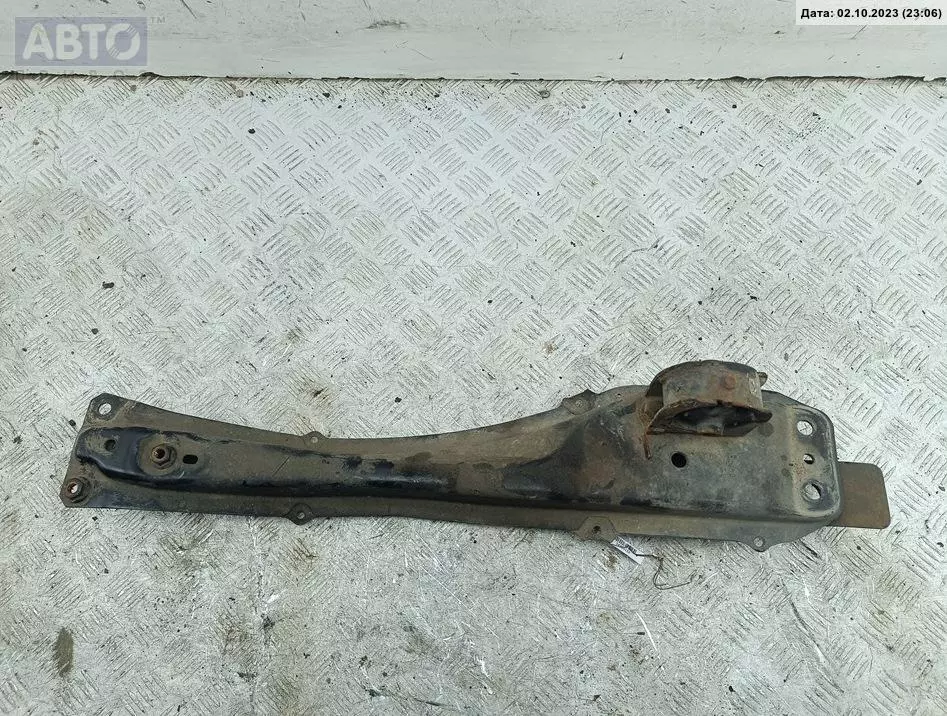 Балка под радиатор к Toyota Corolla 2003