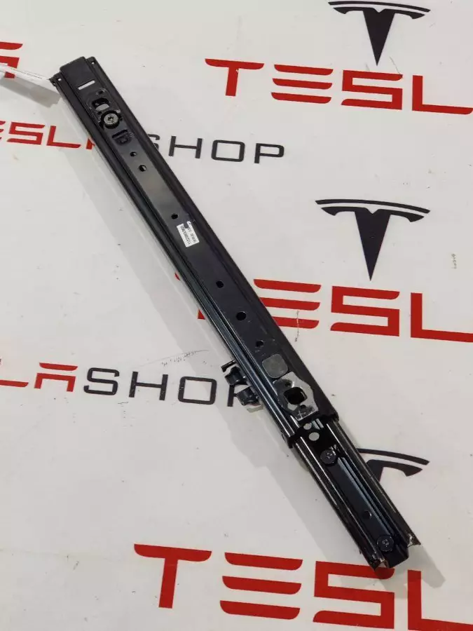 Салазки сиденья к Tesla Model X 2019