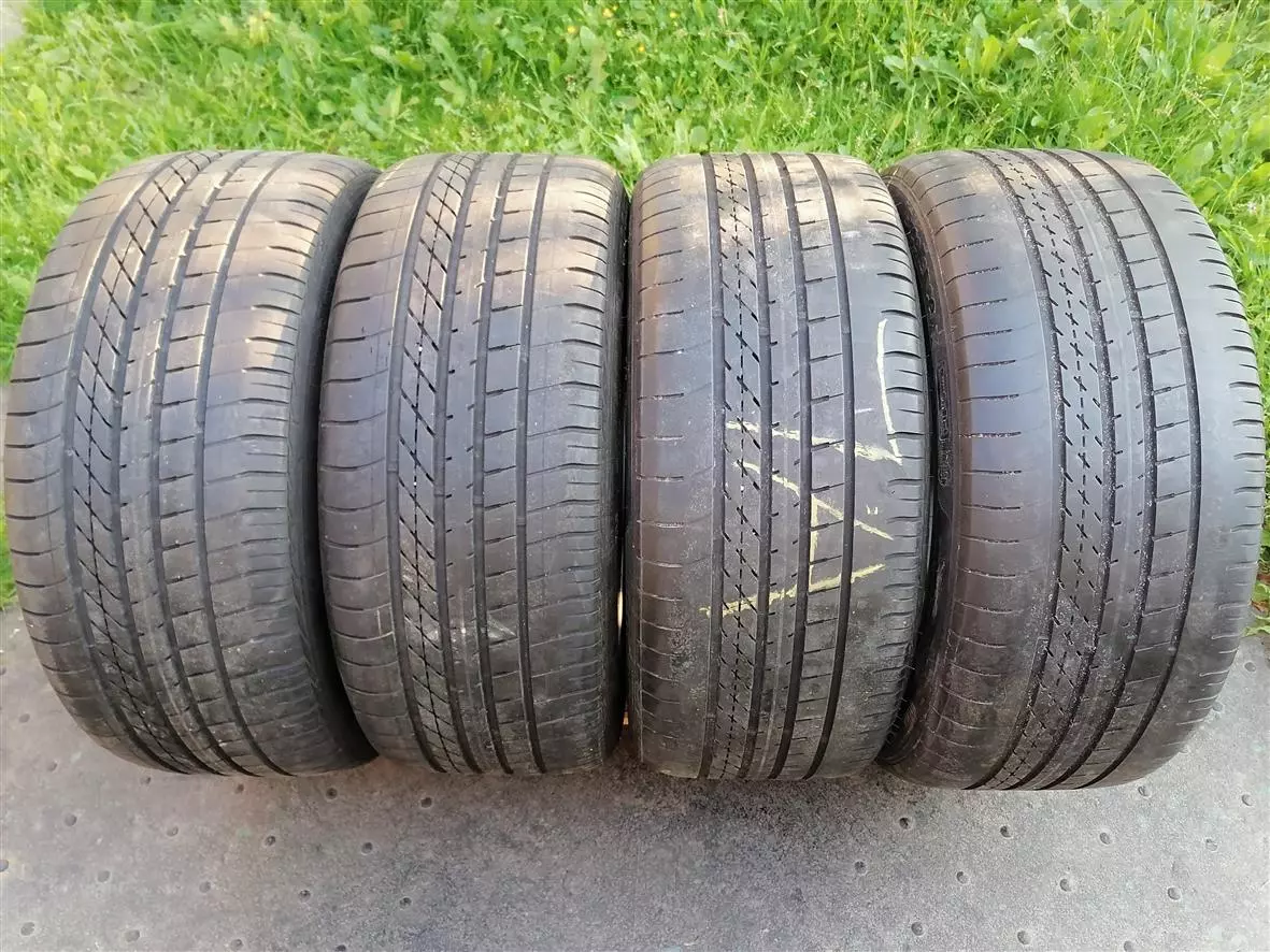 R19 245 40 Goodyear Excellence