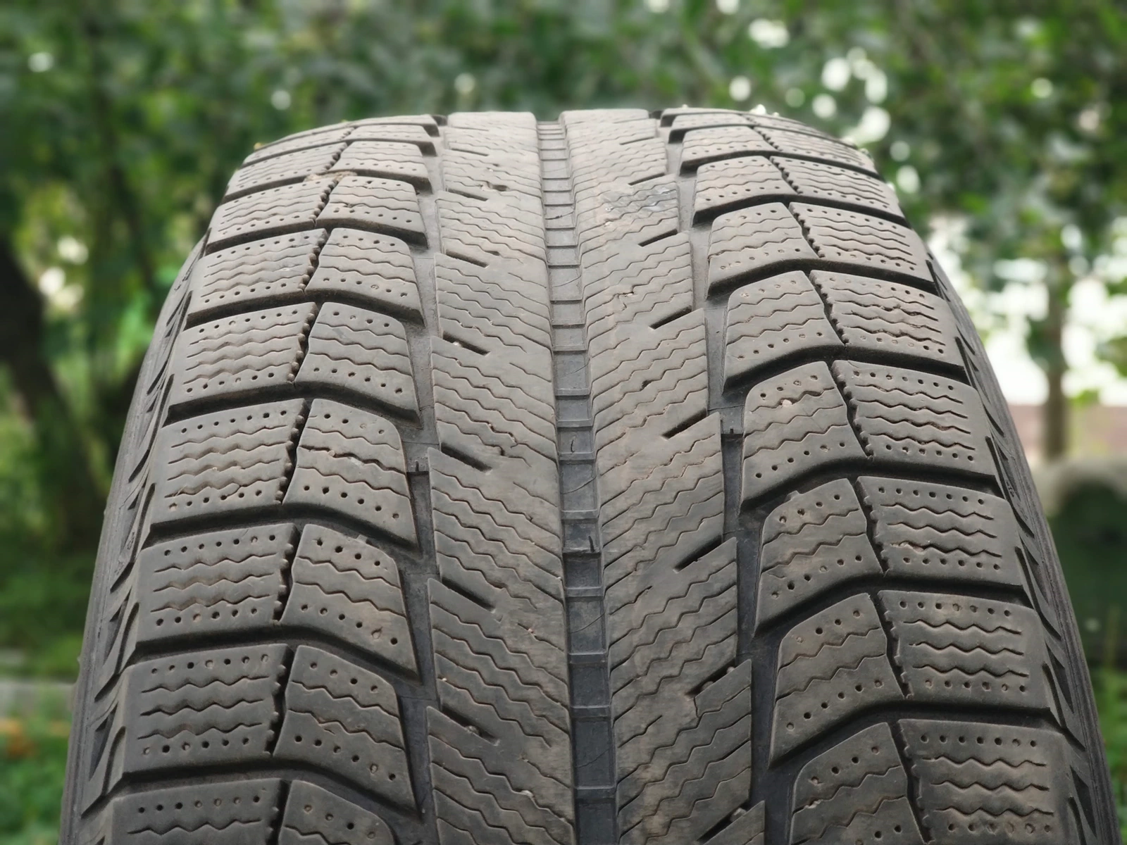 Шины мишлен латитуде. Michelin x-Ice 2. 265/65/17 Michelin x-Ice 2. Michelin Latitude x-Ice 265 65 r17. Мишлен Латитьюд х айс 2.