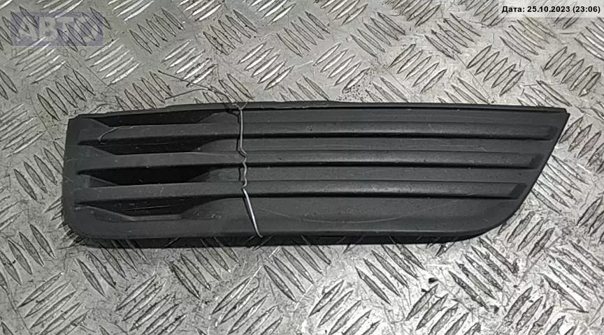 Решетка бампера к Ford Focus 2005