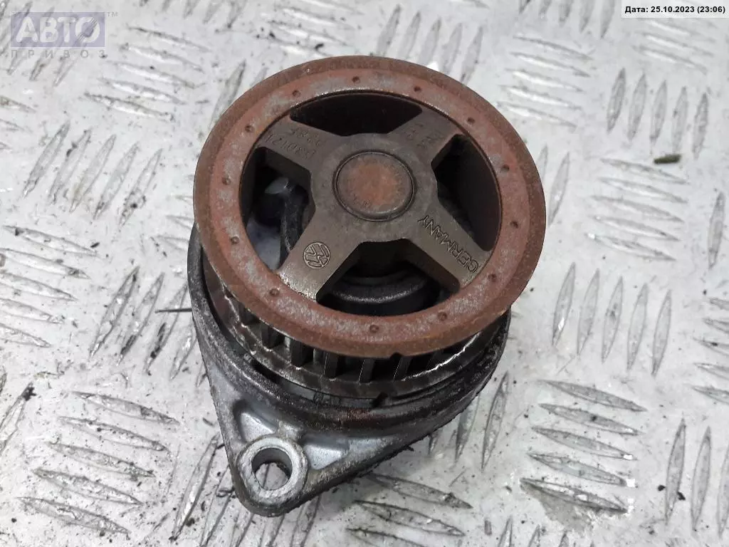Помпа к Volkswagen Golf 1996