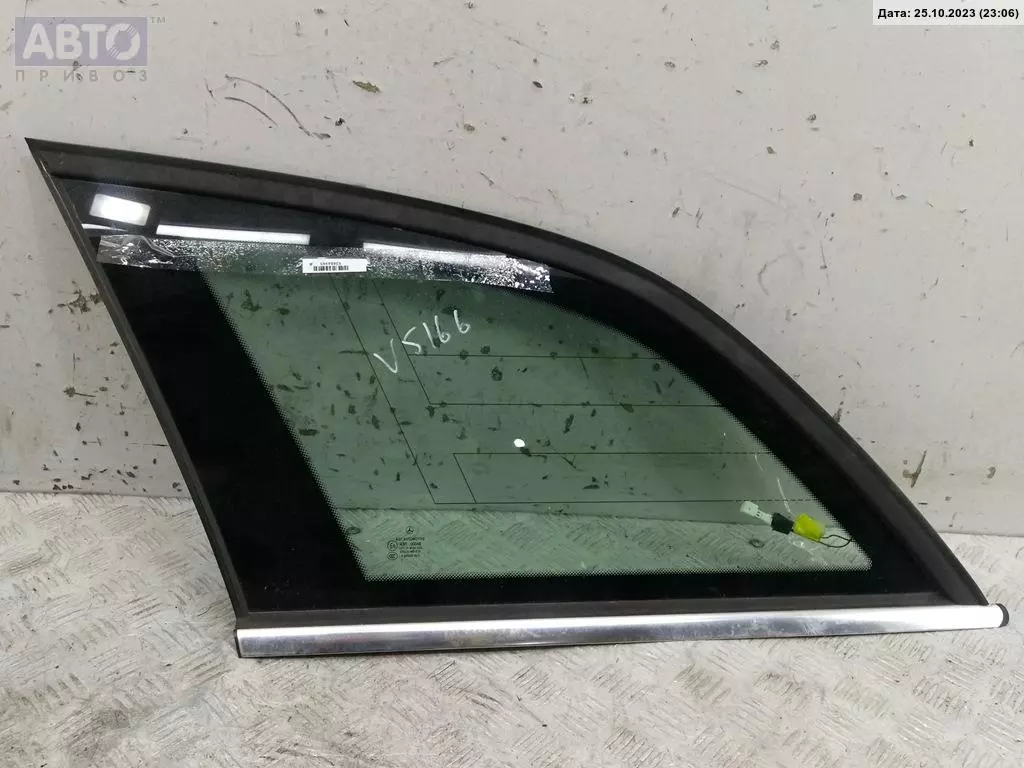 Стекло кузовное боковое левое  к Mercedes-Benz C-klasse 2008