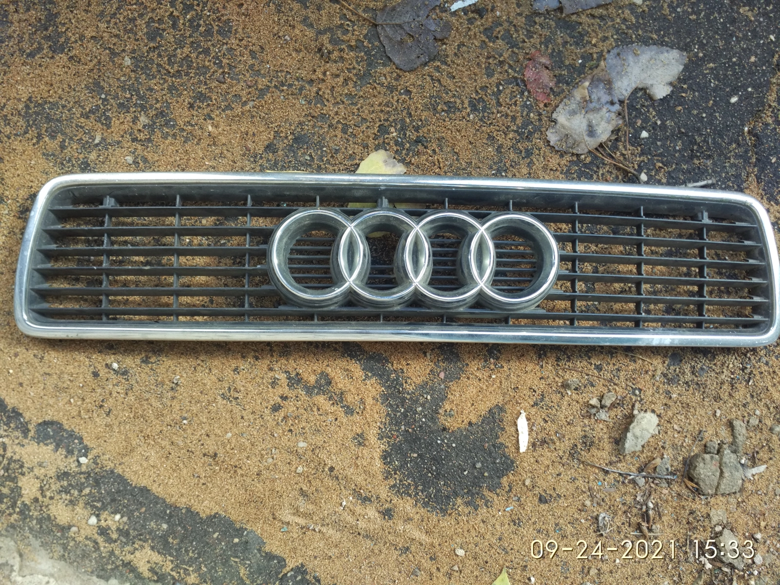 Решетка радиатора к Audi 80 1993