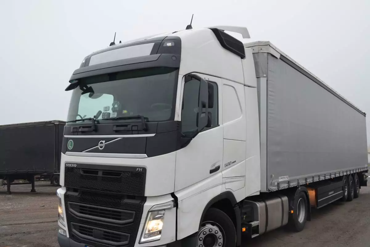 В Минске у предприятия конфисковали Volvo FH c полуприцепом