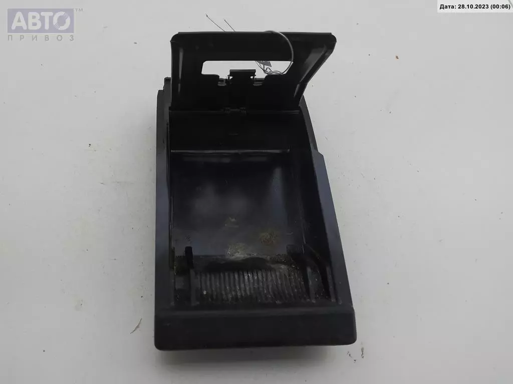 Пепельница к Volkswagen Polo 1998
