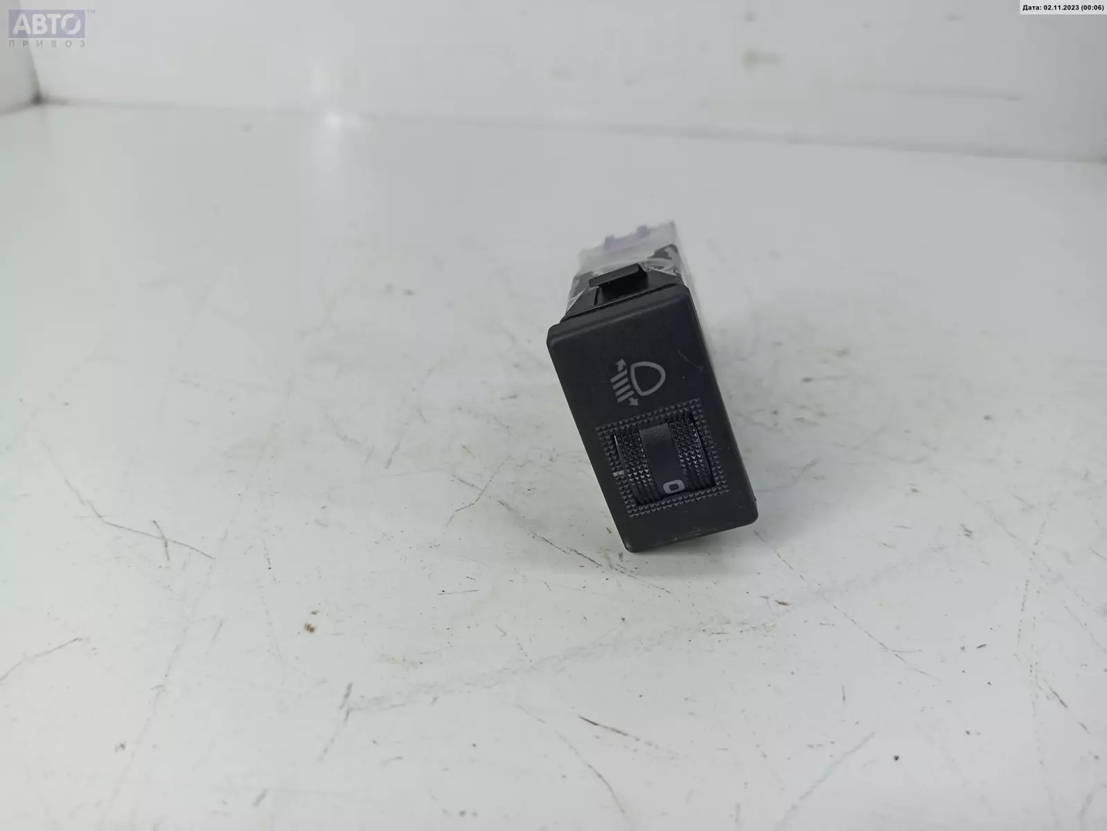 Кнопка корректора фар к Audi A4 1998