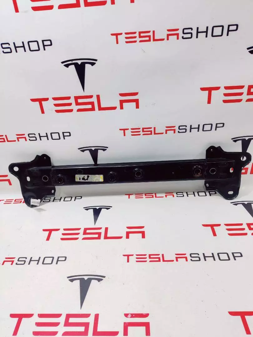 Распорка стоек к Tesla Model Y 2021