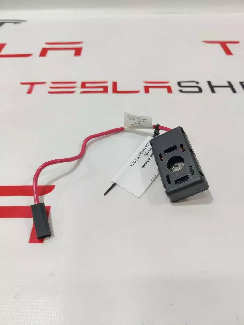 Антенна  к Tesla Model Y 2021
