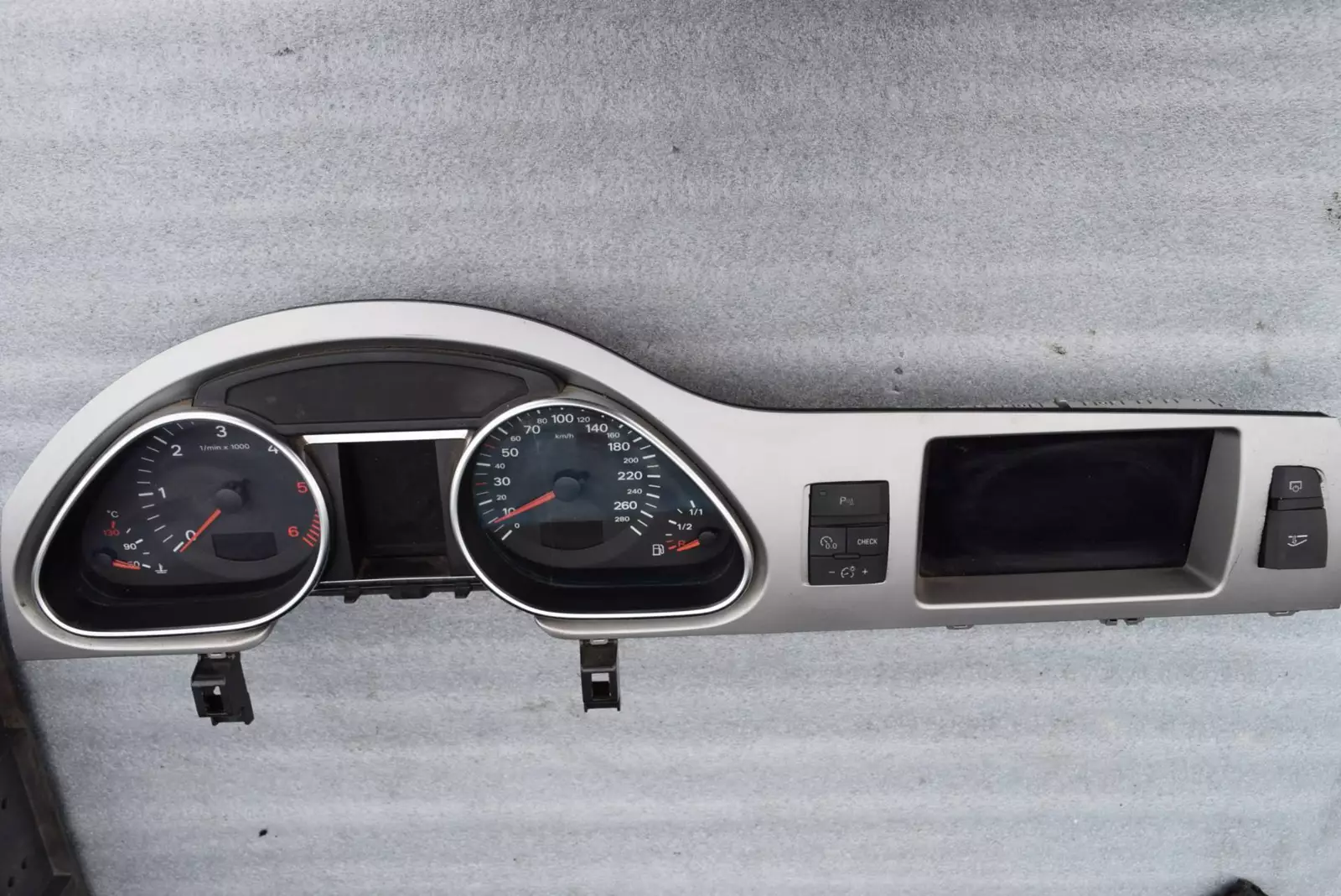 Кнопка (выключатель) к Audi Q7 2008