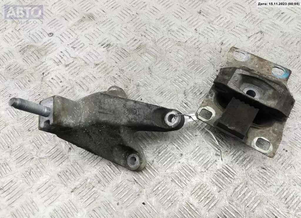 Кронштейн КПП к Ford Focus 2003