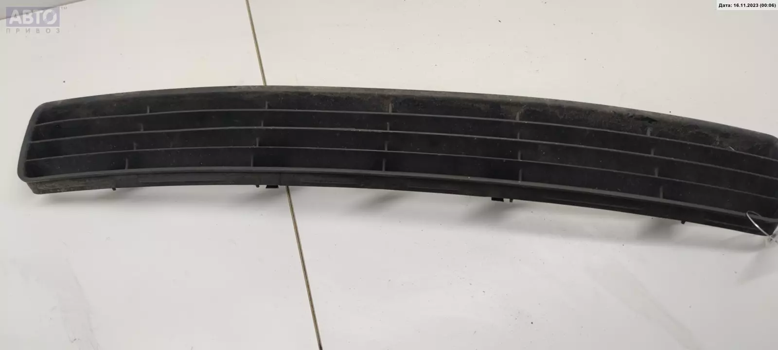 Решетка бампера к Audi A4 1996