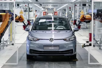 Volkswagen снова сокращает выпуск электромобилей из-за скромного спроса