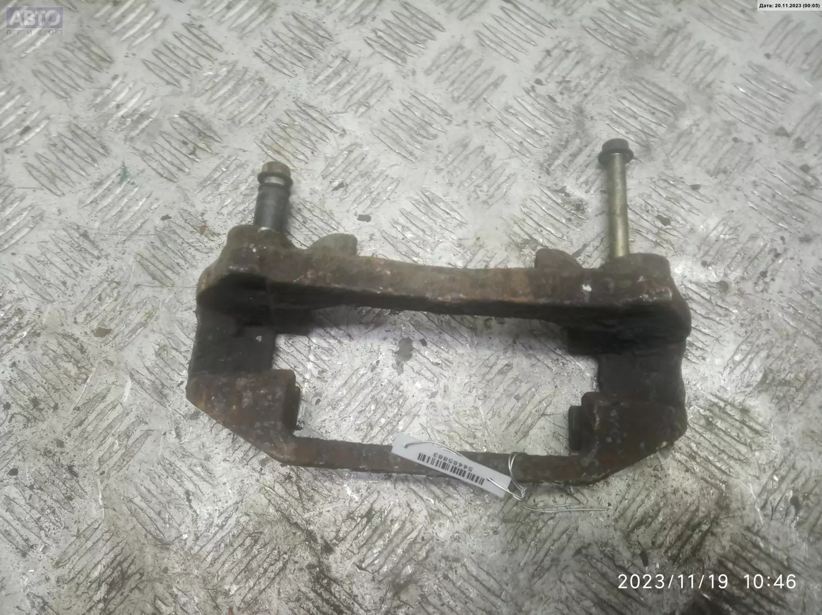 Скоба суппорта к Mercedes-Benz Vito 2002