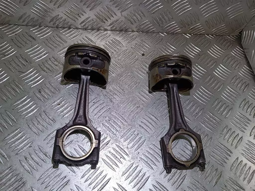 Поршень к Opel Vectra 1996