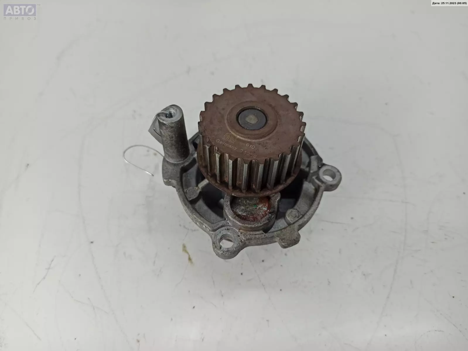 Помпа к Audi A6 1998