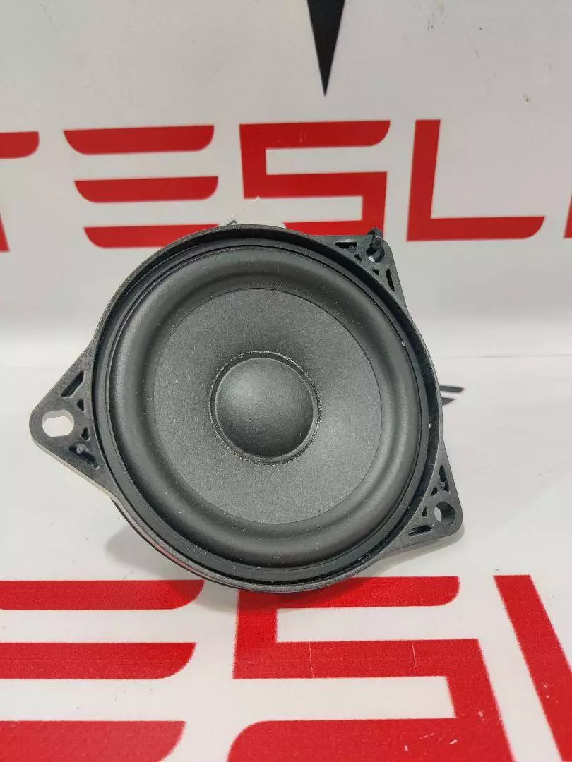 Динамик к Tesla Model S 2022