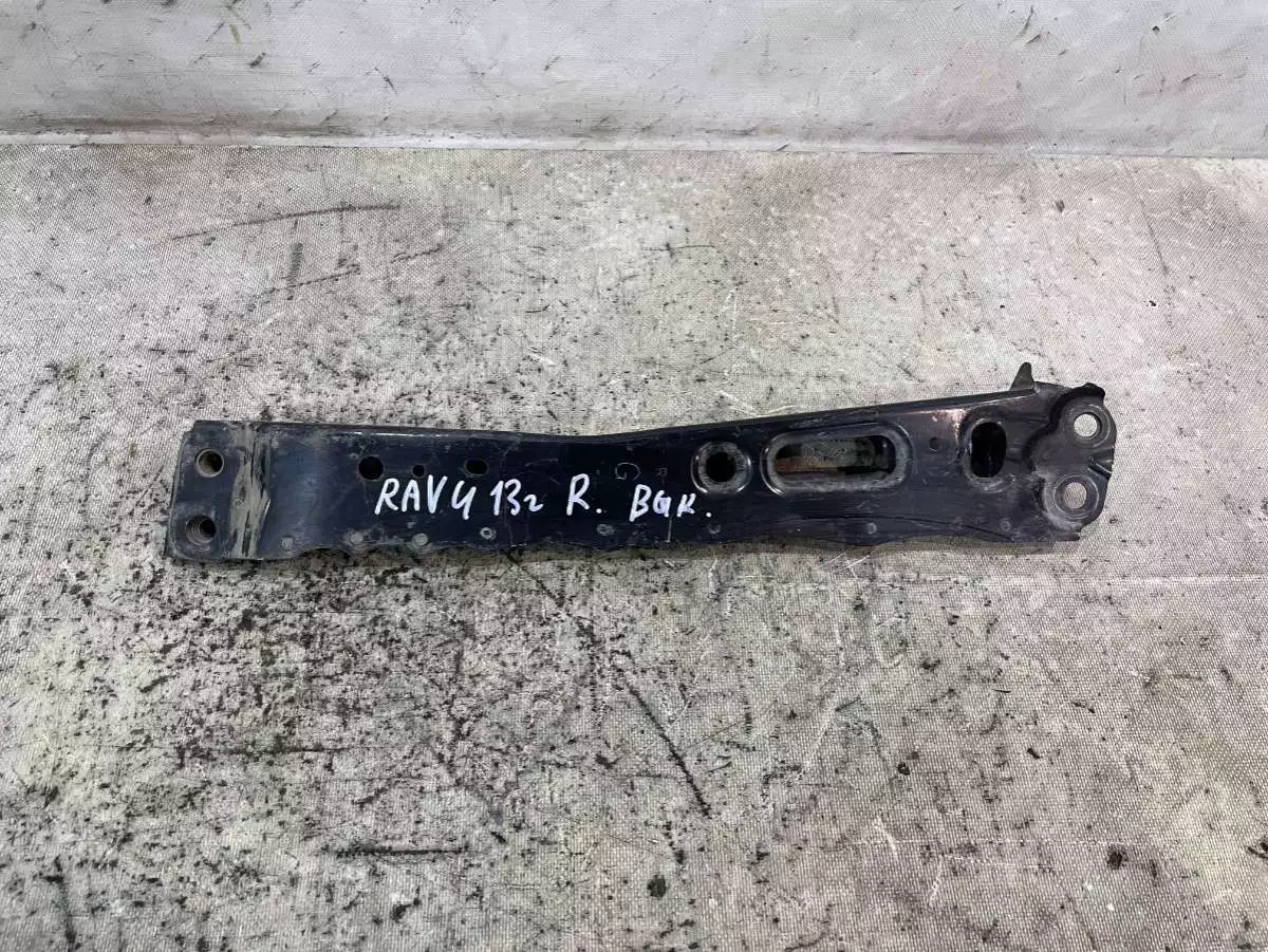 Балка под КПП к Toyota RAV 4 2008