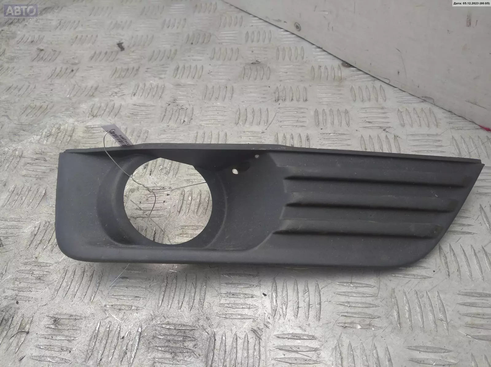 Рамка фары к Ford Focus 2005
