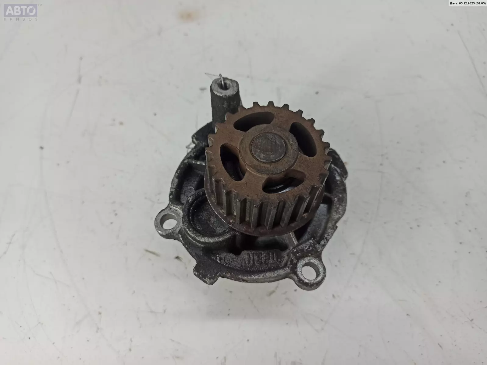 Помпа к Audi A4 2002