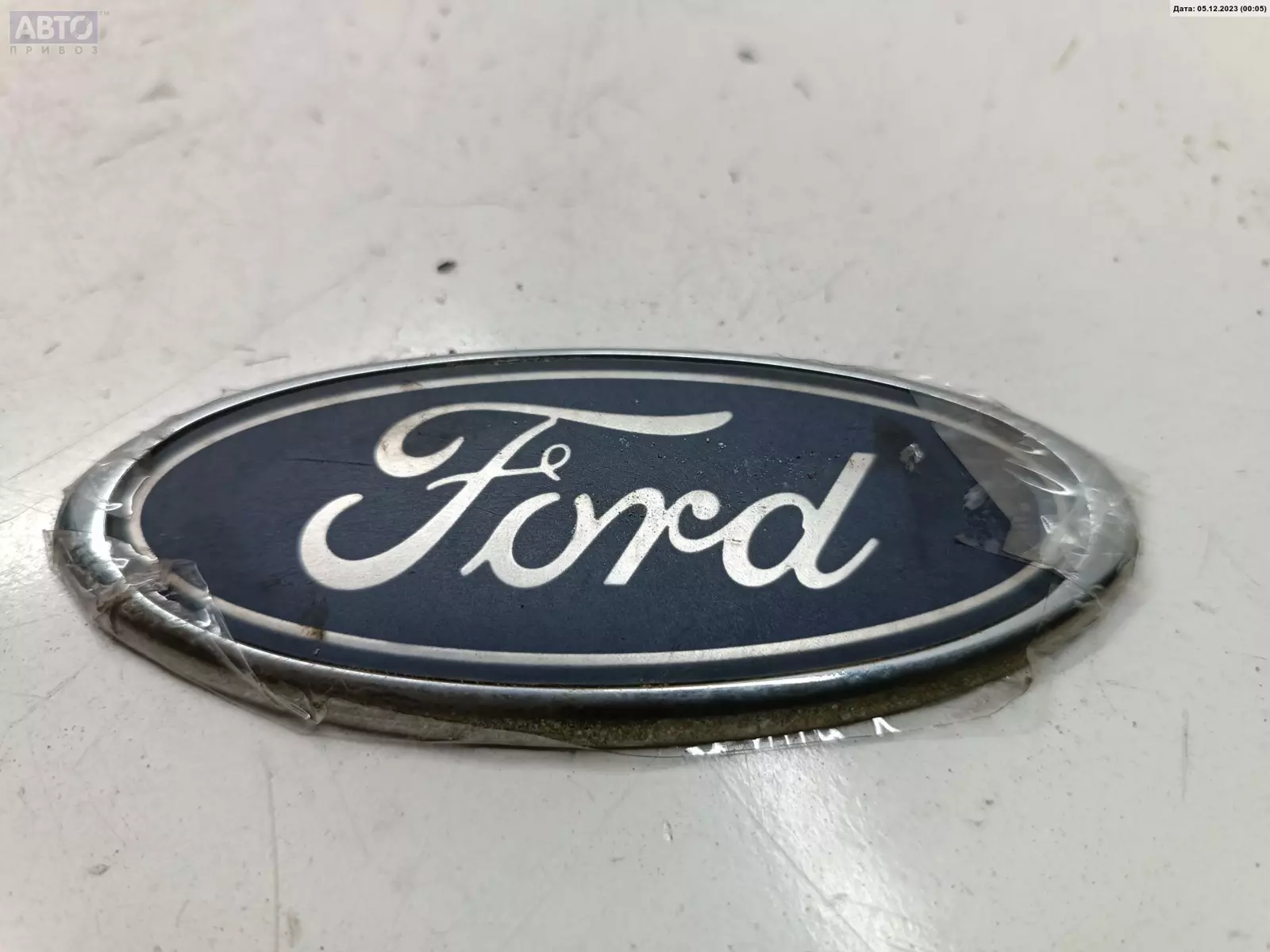 Эмблема к Ford Mondeo 2001