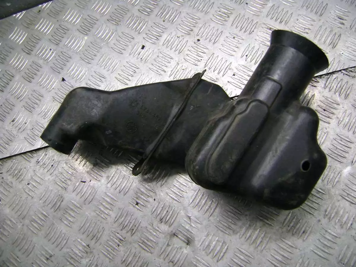 Воздуховод к BMW 5 2000