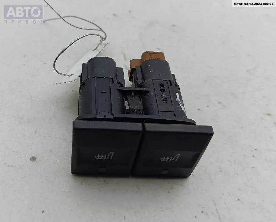 Кнопка  к Ford Mondeo 2001