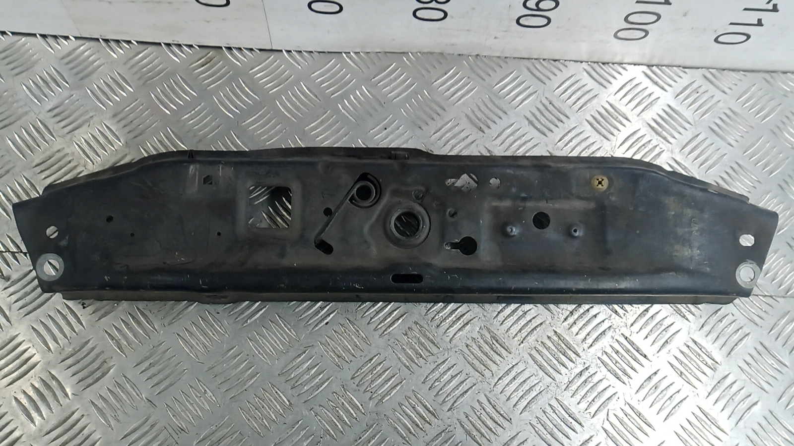 Рамка капота к Opel Zafira 2010