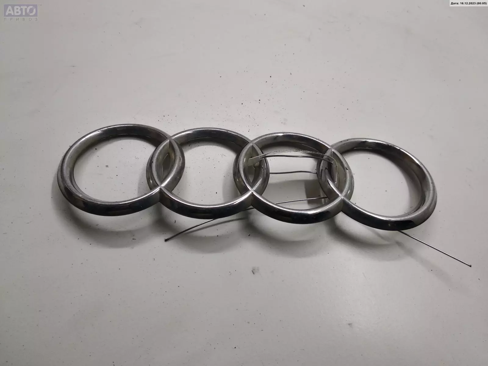 Эмблема к Audi A6 2003
