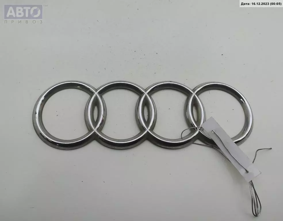 Эмблема к Audi A4 1998