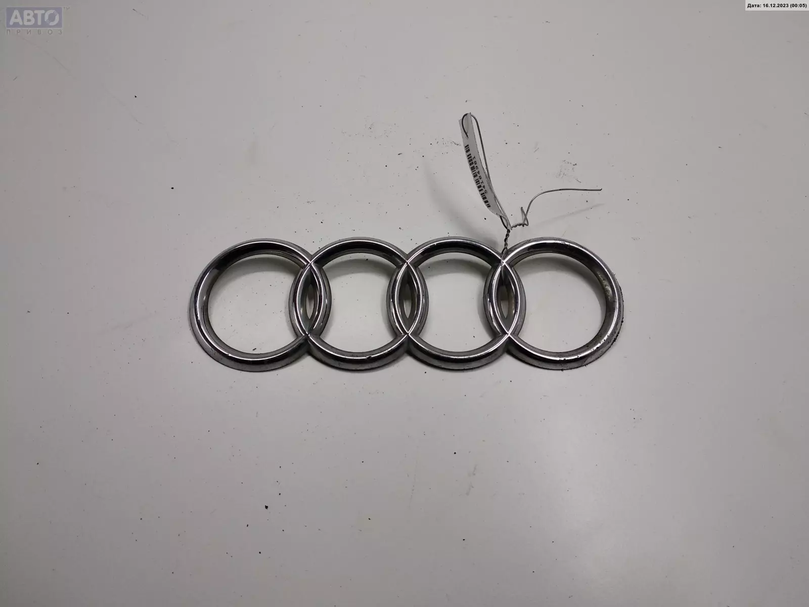 Эмблема к Audi A4 1997