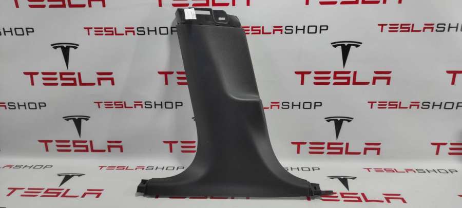 Обшивка стойки к Tesla Model 3 2021