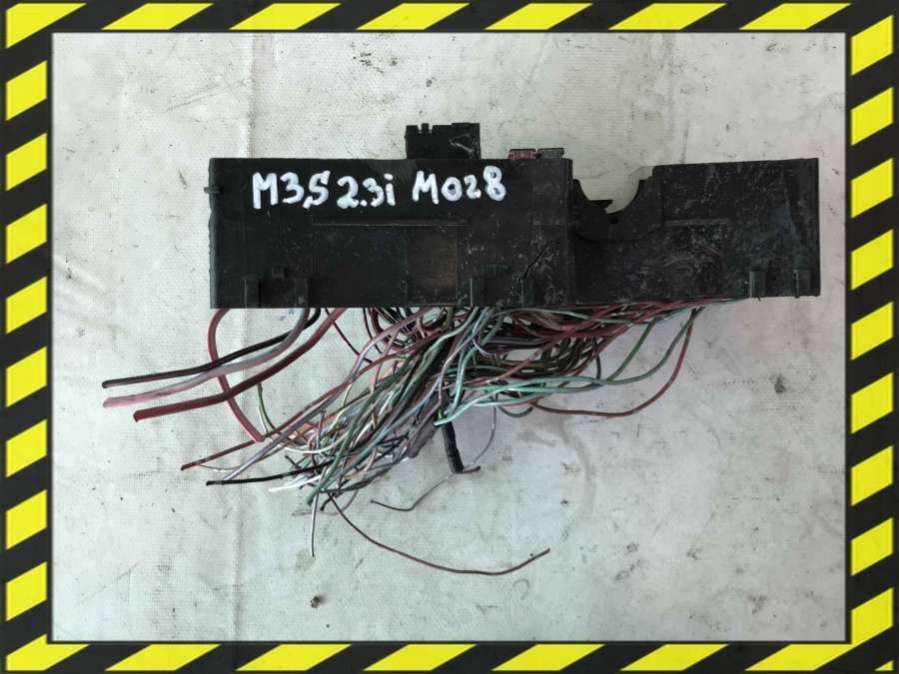 Блок предохранителей к Mazda 3 2005