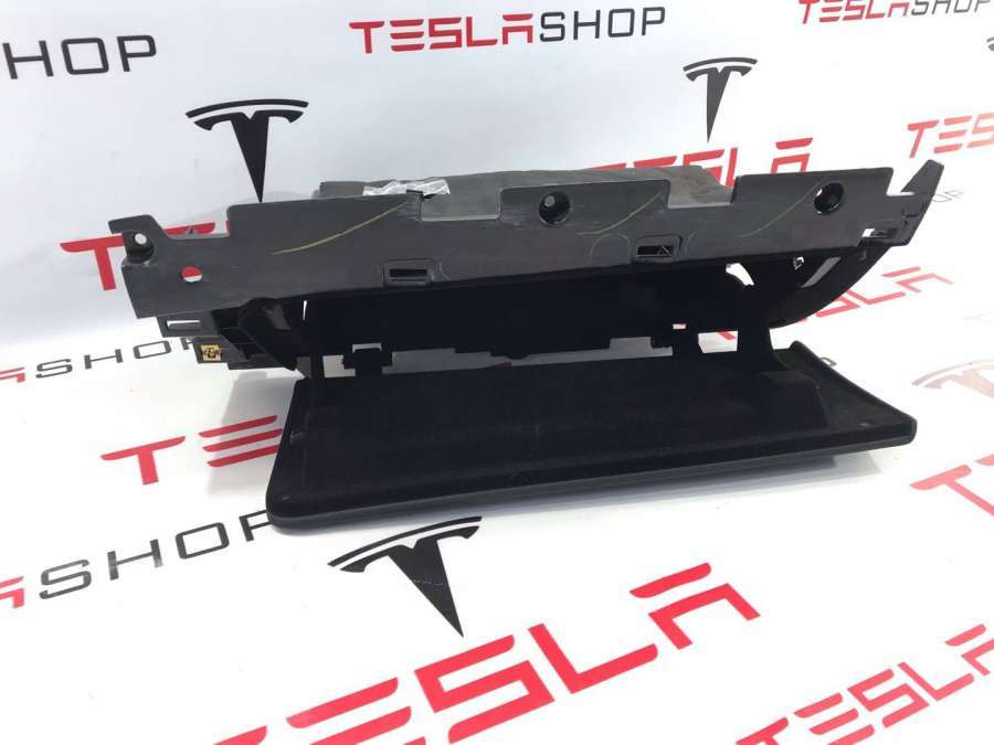 Бардачок к Tesla Model S 2017