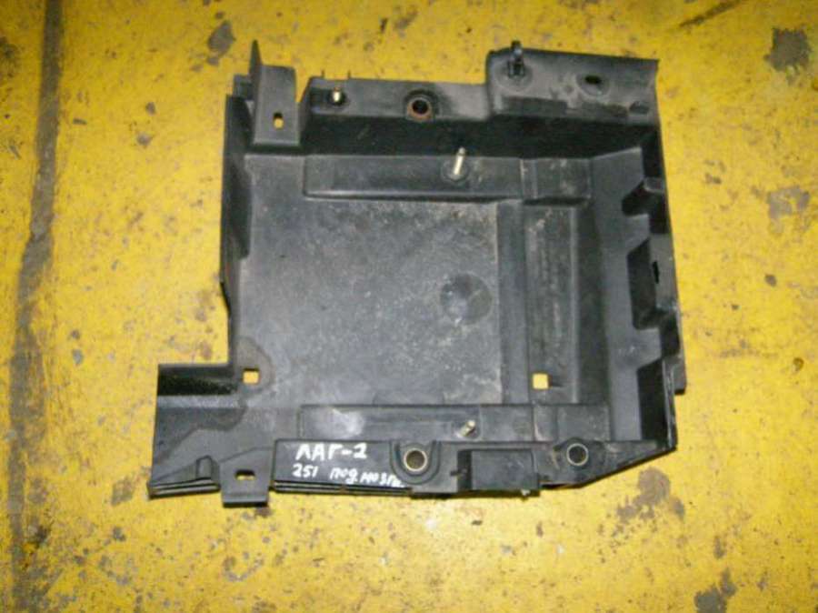 Короб предохранителей к Renault Laguna 2002