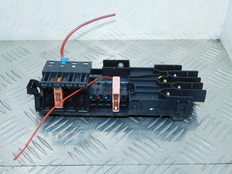 Короб предохранителей к Mercedes-Benz W124 2009