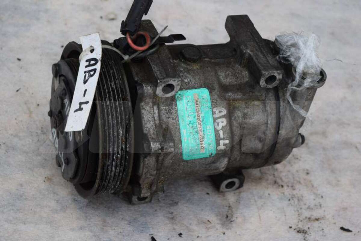 Компрессор кондиционера к Alfa Romeo 147 2002