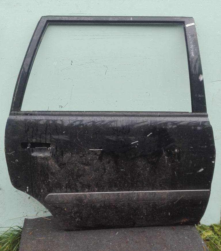 Уплотнитель к Mitsubishi Space Wagon 2001