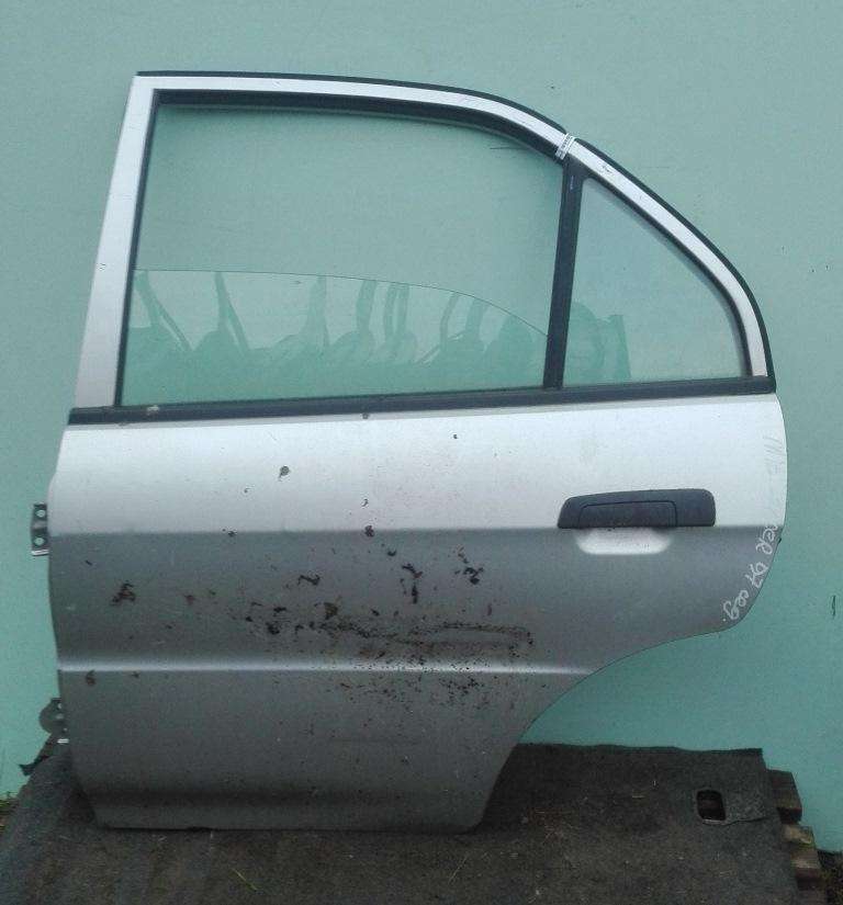 Уплотнитель к Mitsubishi Lancer 1999