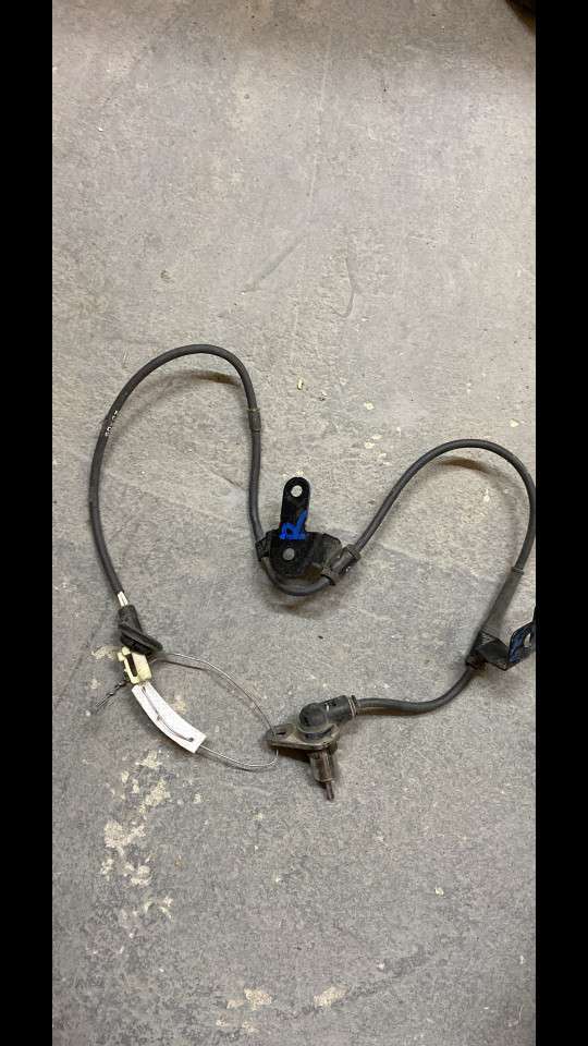 Датчик ABS к Mazda 626 2001