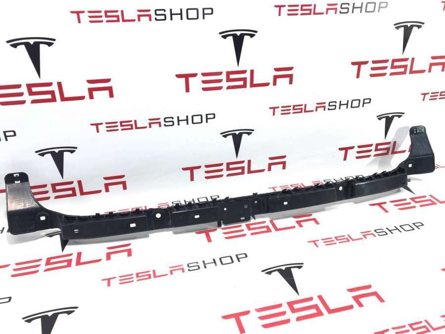 Кронштейн крепления бампера к Tesla Model 3 2020
