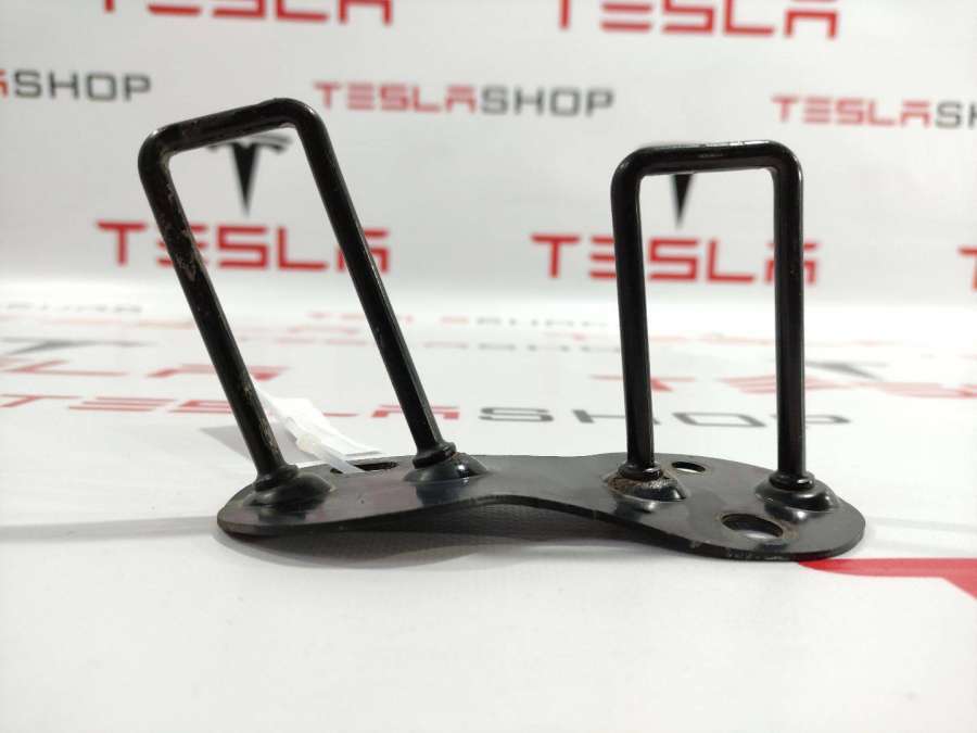 Петля двери к Tesla Model S 2015