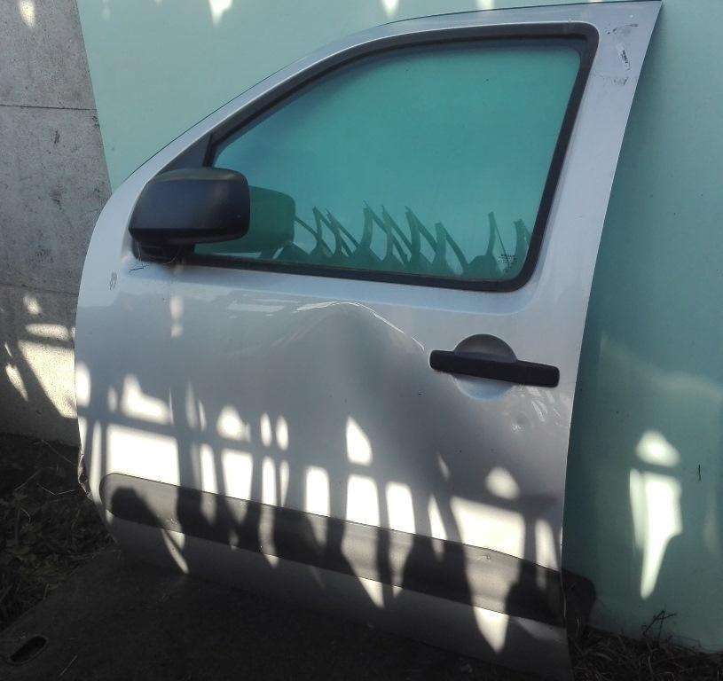 Уплотнитель к Nissan Navara (Frontier) 2008
