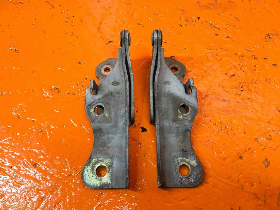 Петли к Hyundai Terracan 2003