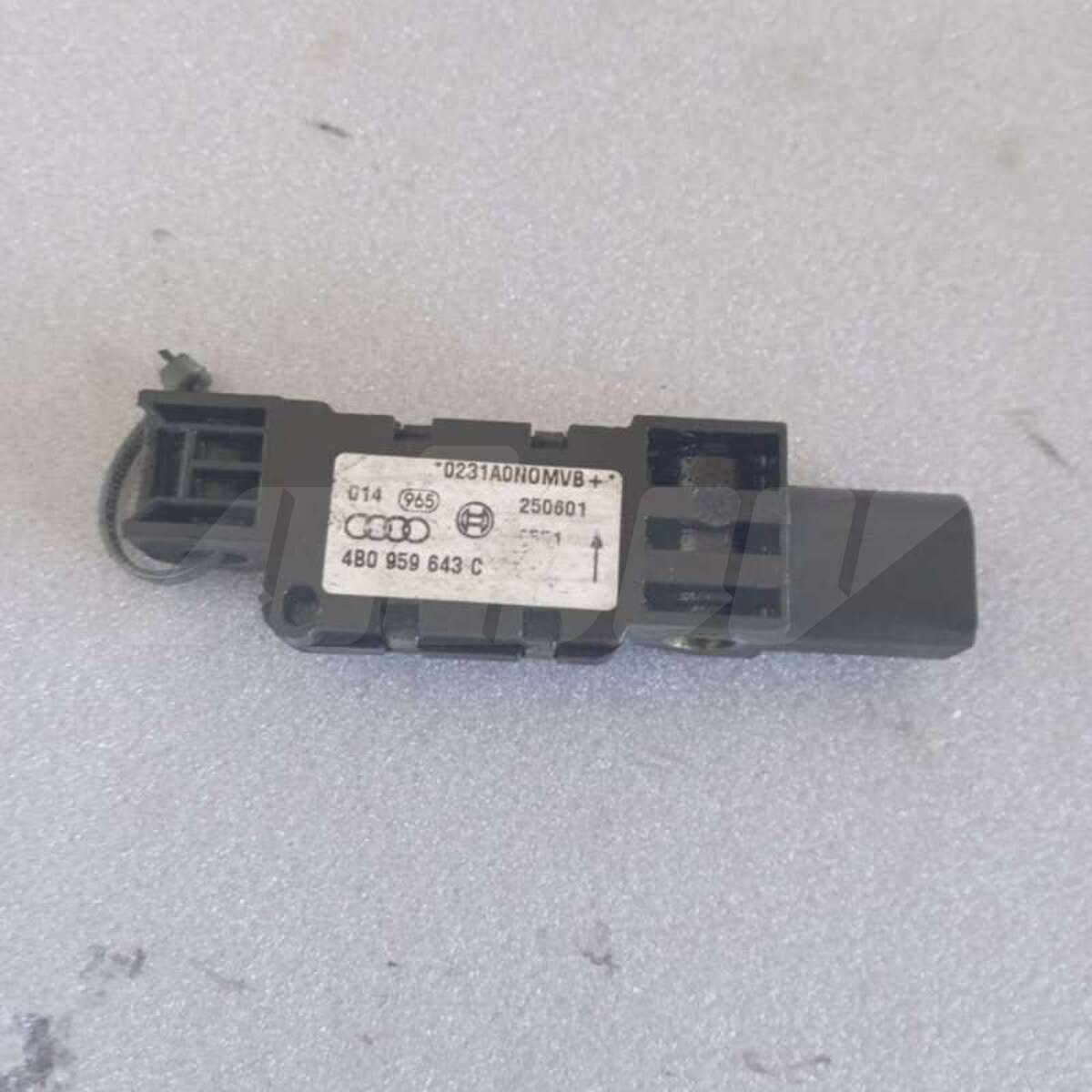 Датчик удара к Audi A6 2000